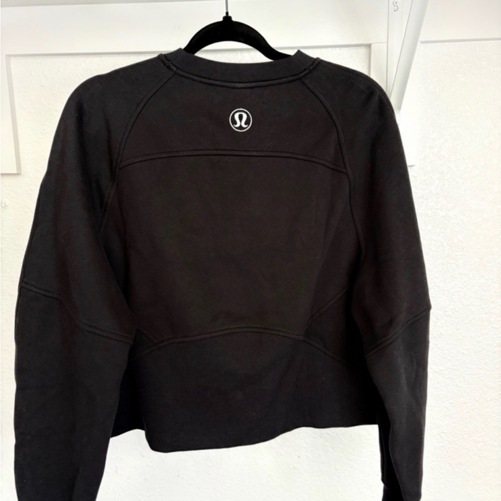 🎉 NWT 🎉// lululemon Black Sweatshirt with Embroidered White Logo size M/L - Picture 2 of 4